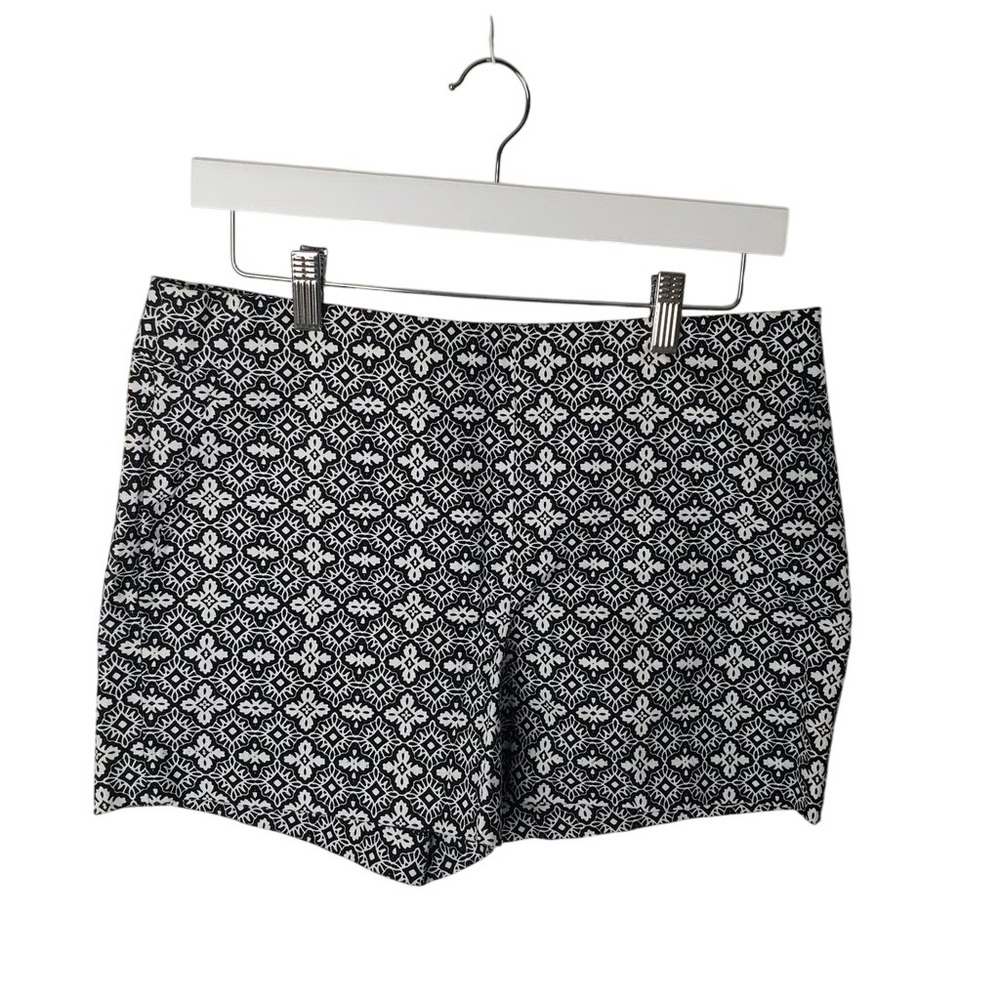 Banana Republic Geometric Cotton‎ Short 6 Black White Preppy Casual Vacation